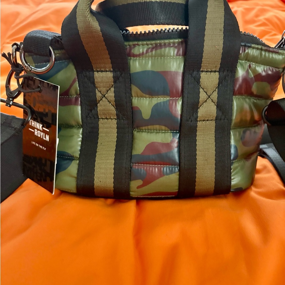 THINK ROYLN Green Camouflage Messenger Bag - Picture 4 of 4